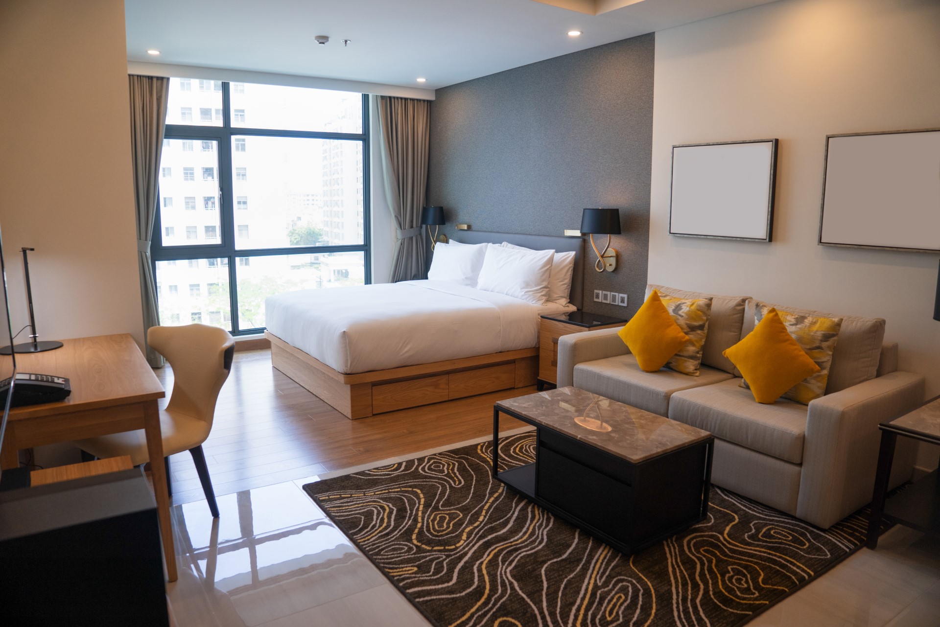 Best Hotel suite rooms near me